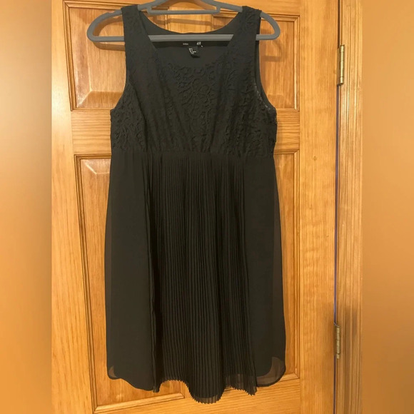H&M Maternity Cocktail Dress Black Lace and chiffon small‎ - Picture 2 of 10